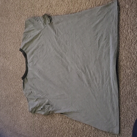 Shirt - Picture 2 of 4